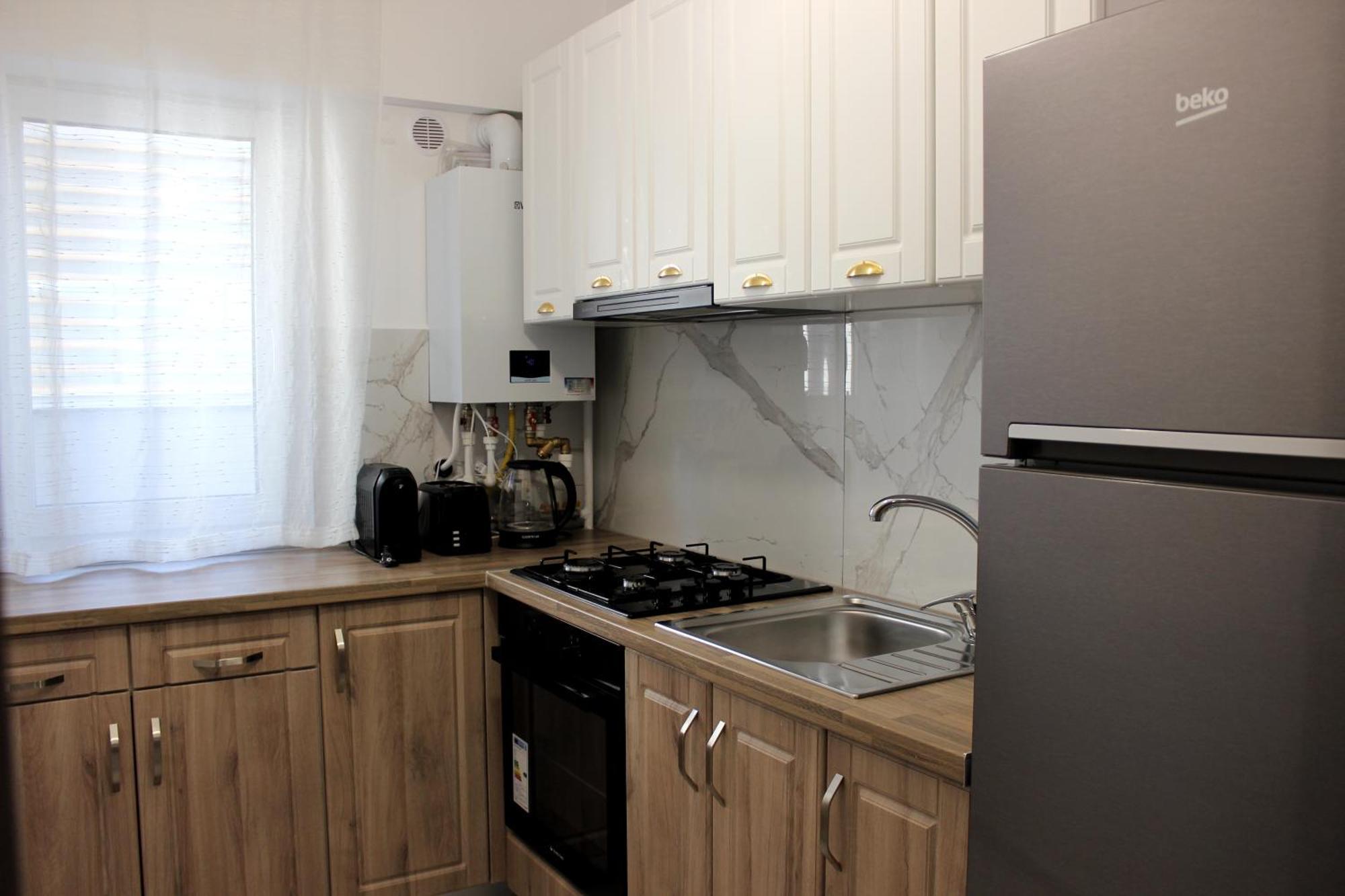 Deluxe On G Enescu Blvd Near Stefan Cel Mare Apartment Suceava