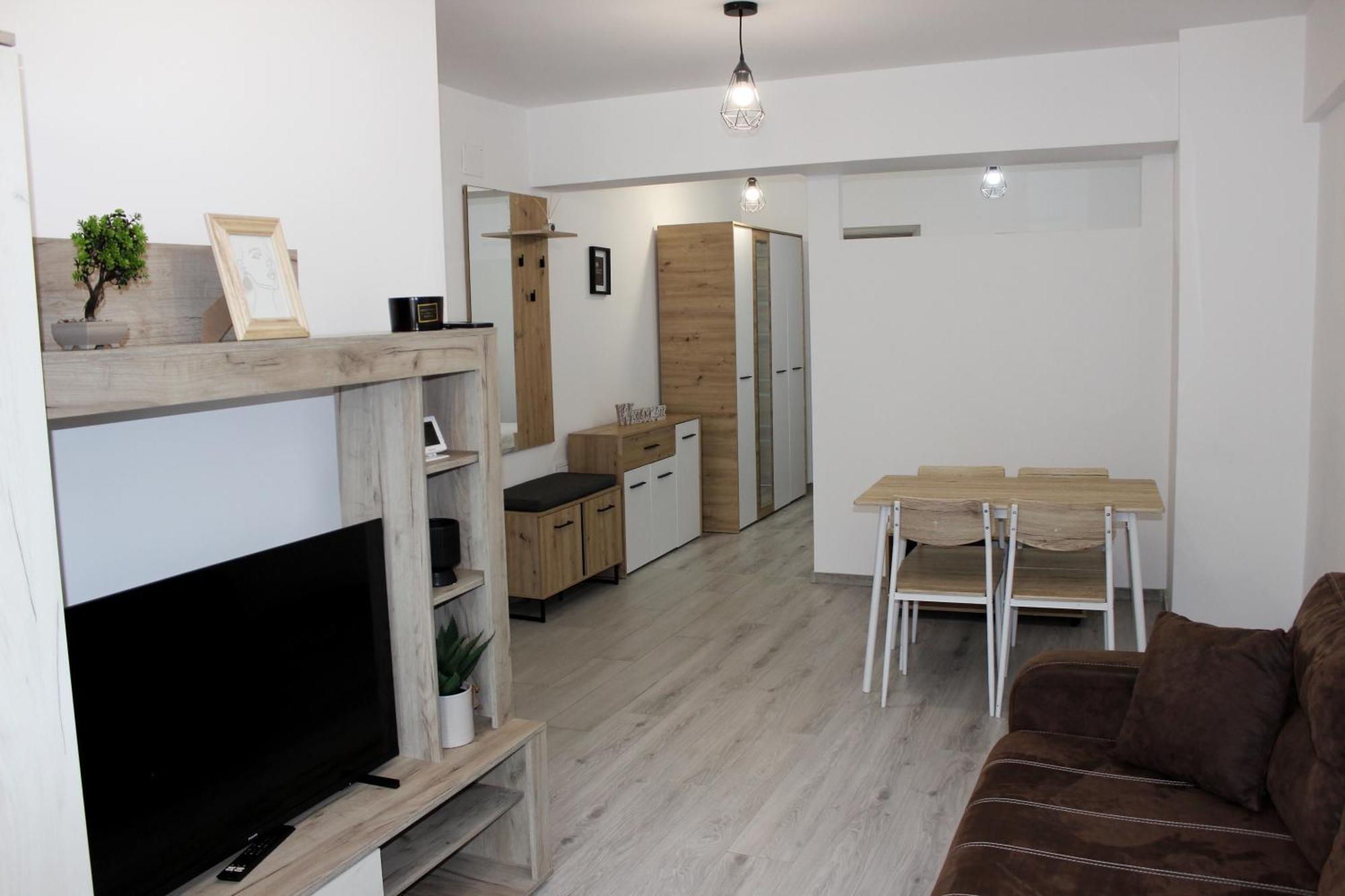 Deluxe On G Enescu Blvd Near Stefan Cel Mare Apartment *